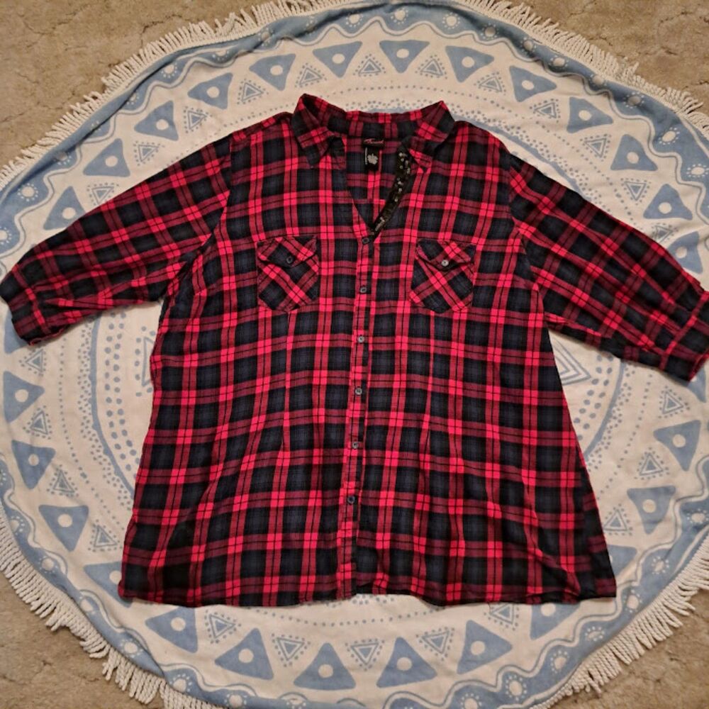 Torrid Women's Plus Size 4 Red & Black Plaid Long Sleeve Button-Up